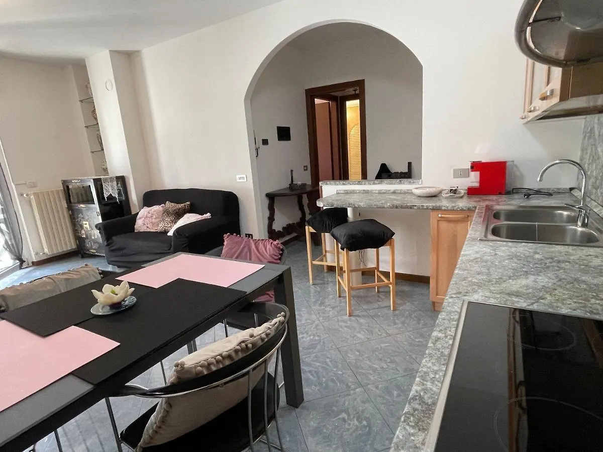 Daire Alba Home Tirano İtalya